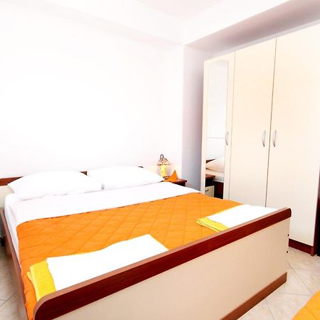 Apartments With A Parking Space Seline, Paklenica - 6603 Starigrad Paklenica Quarto foto